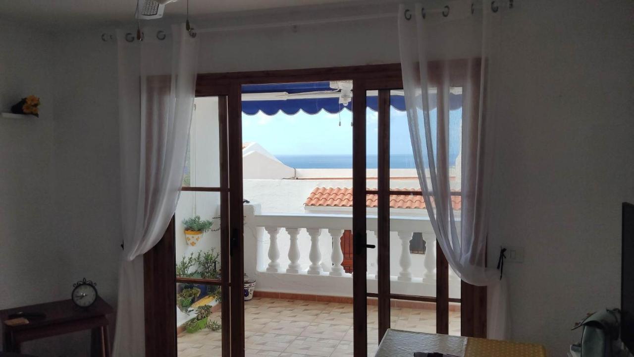 Santiago Beach, Los Cristianos Apartment With Air Conditioning Екстер'єр фото