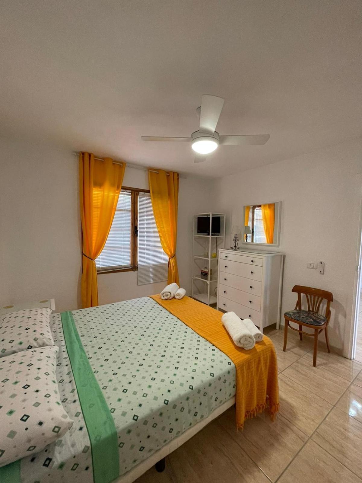Santiago Beach, Los Cristianos Apartment With Air Conditioning Екстер'єр фото